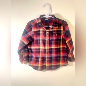 Flannel shirt. Size 3T. Gently worn. Great condition!